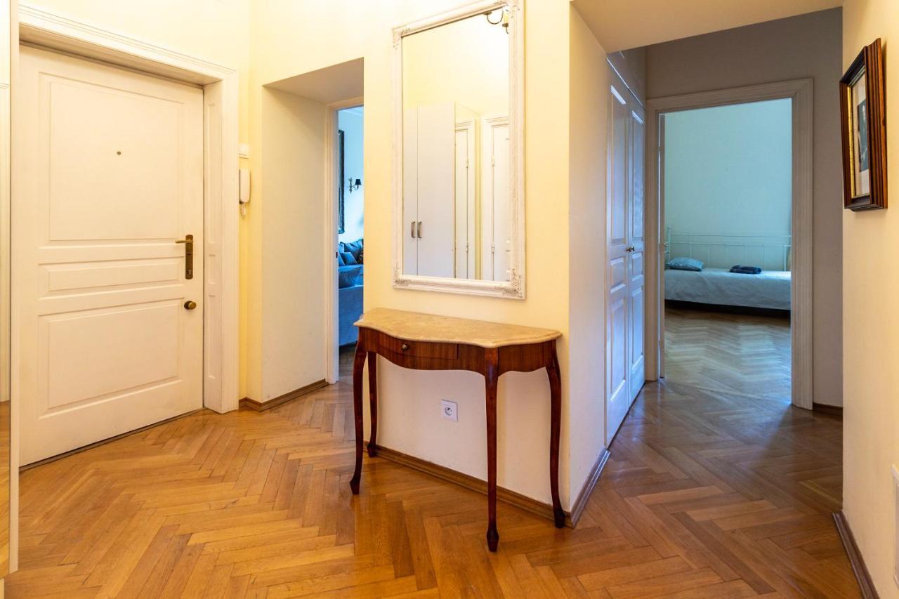 Apartament luster i obrazów Varşovia Exterior foto